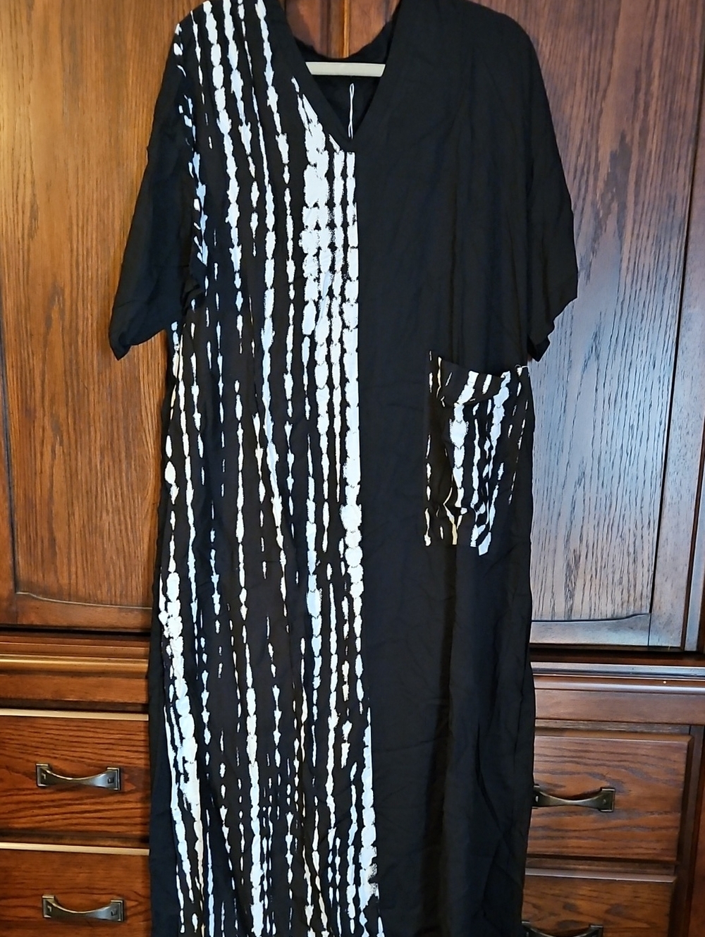 Black and White Ornella Caftan with Pocket. One Size